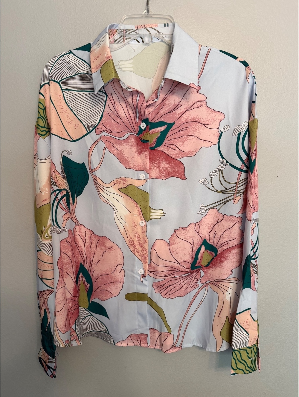 New Floral Lightweight Button Down Shirt Women’s L/XL